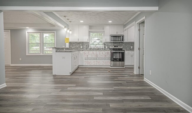 Building Photo - 5724 Sanford Ave