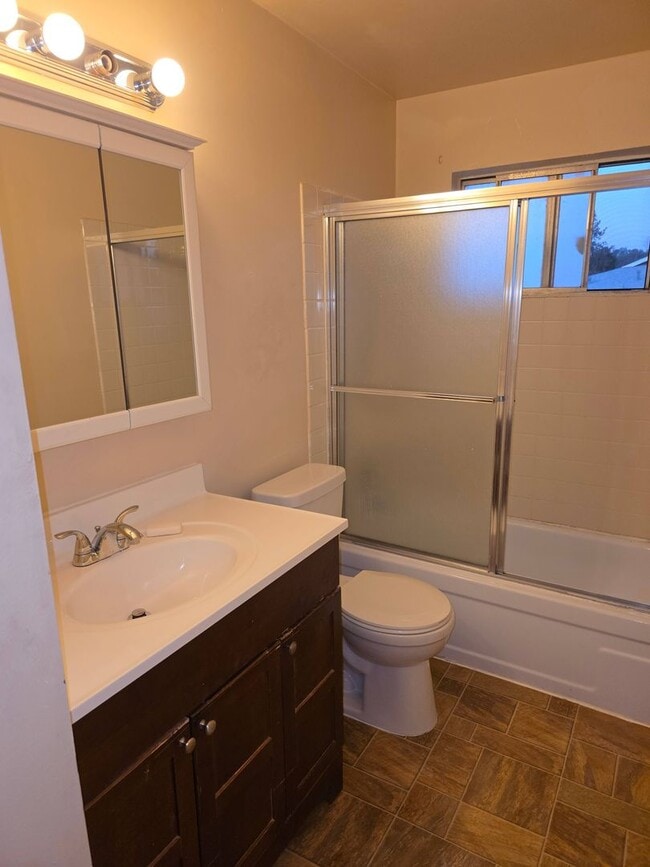Building Photo - 3704 Sapphire Dr
