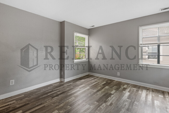 Building Photo - 710 S Pershing St