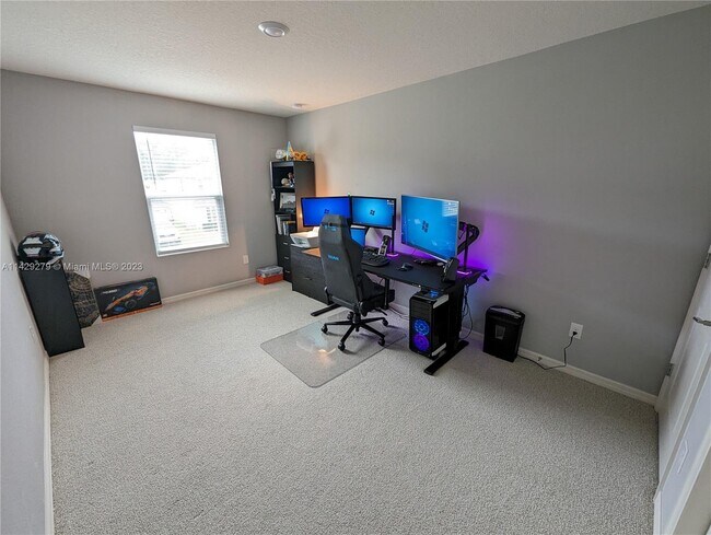 Building Photo - 9235 Freedom Hill Dr