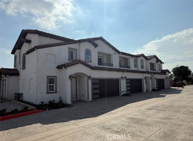 Building Photo - 15909 Merrill Ave