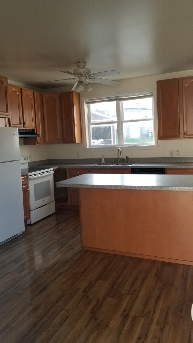 Building Photo - 11 Mill St