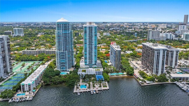 Building Photo - 2101 Brickell Ave