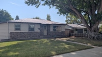 Building Photo - 8 17th Ave S