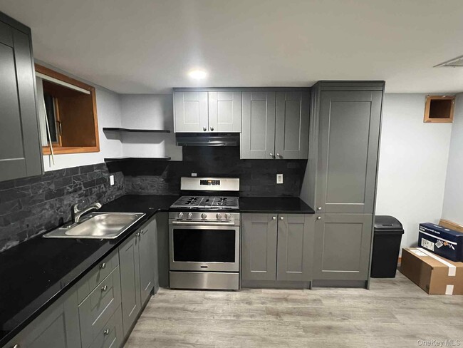 Building Photo - 27 Blydenburgh Rd