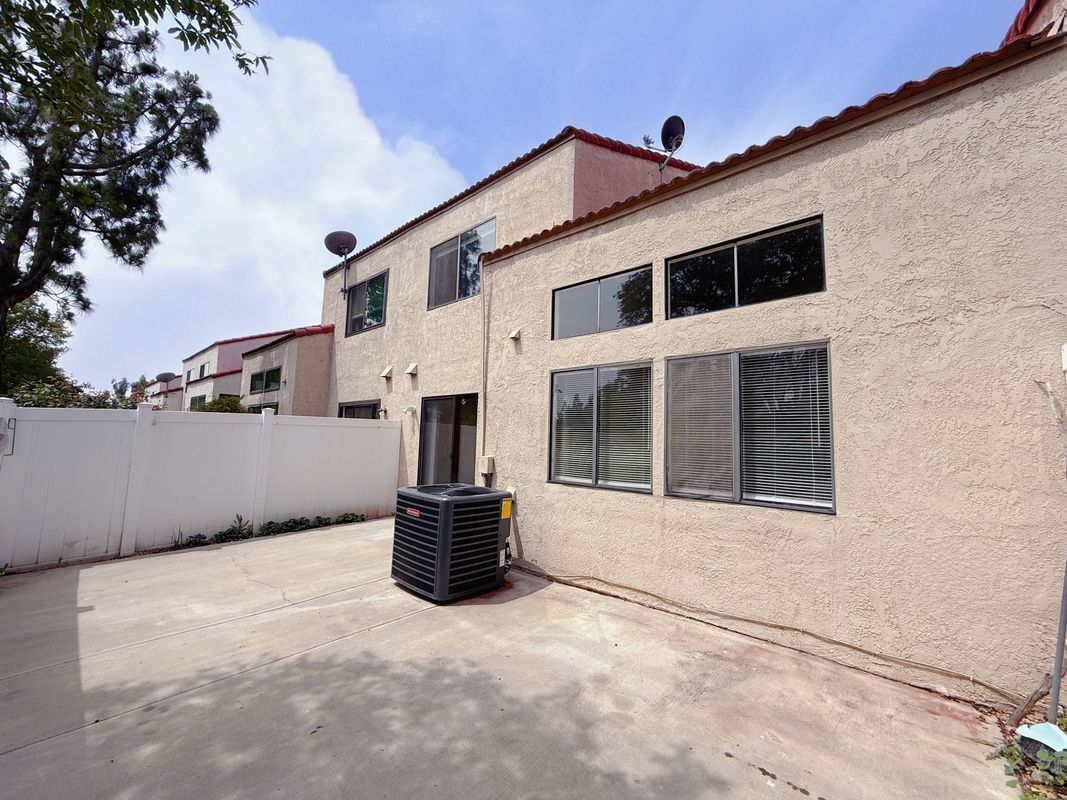 Building Photo - 8547 San Jacinto Ct