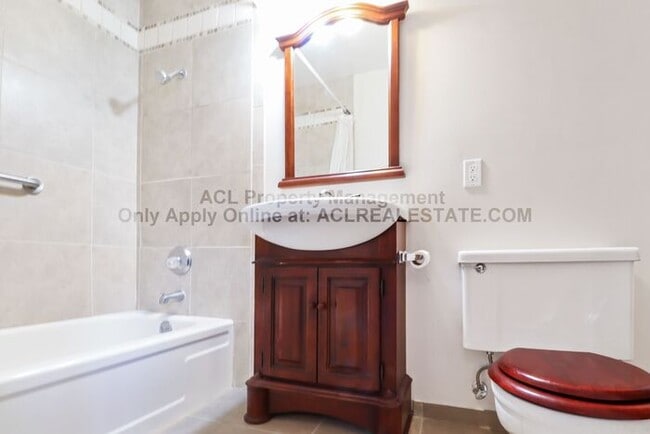 Building Photo - Spacious, quiet, one story Castro Valley Home