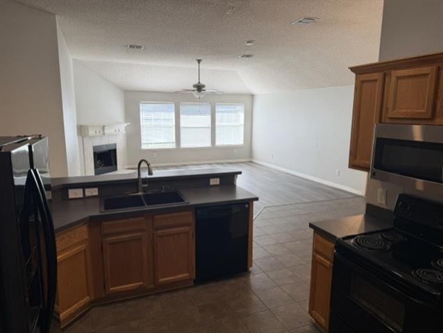 Building Photo - 8806 Oakwood Ln