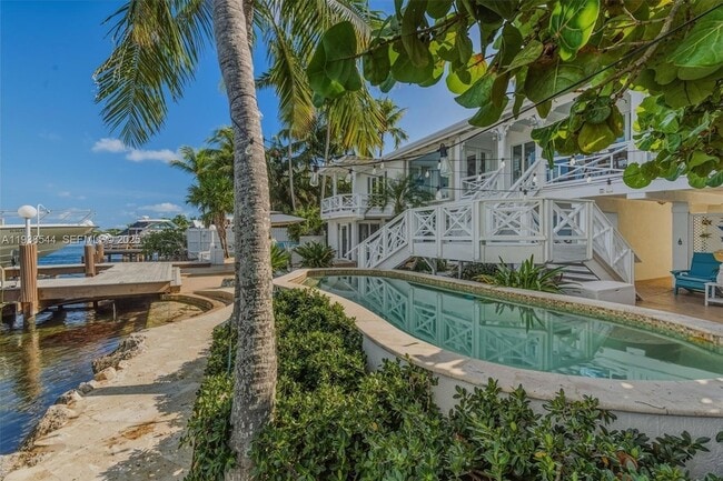 Building Photo - 16 North Dr