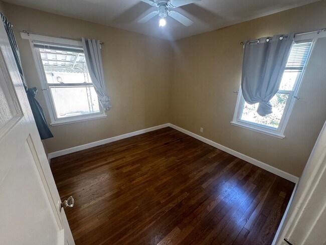 Building Photo - 2 Bed / 1 Bath | Tahoe Park Home Available...