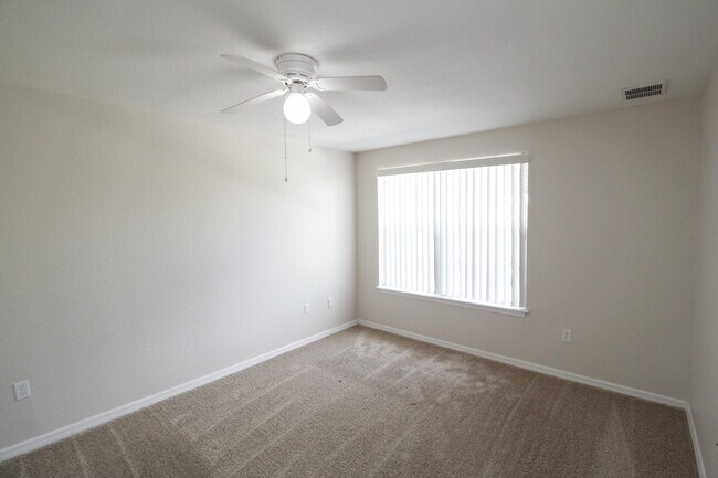 Building Photo - 105 Turpial Way