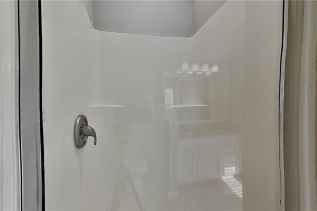 Building Photo - 426 Lily Shoals Ln