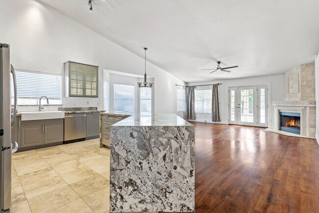 Building Photo - Beautiful 4 bedroom home in North Phoenix