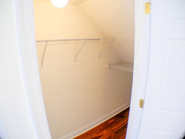 Building Photo - Graduate Hospital Home