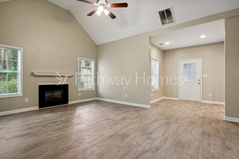 Building Photo - 7407 Woodruff Way