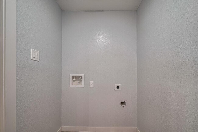 Building Photo - 25411 Friar Lake Ln