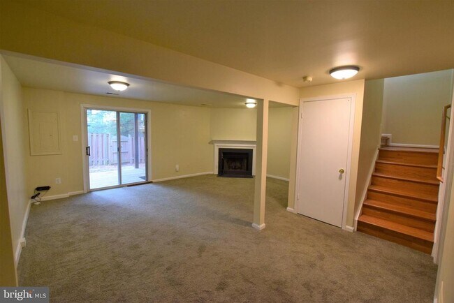 Building Photo - 6605 Briarleigh Way