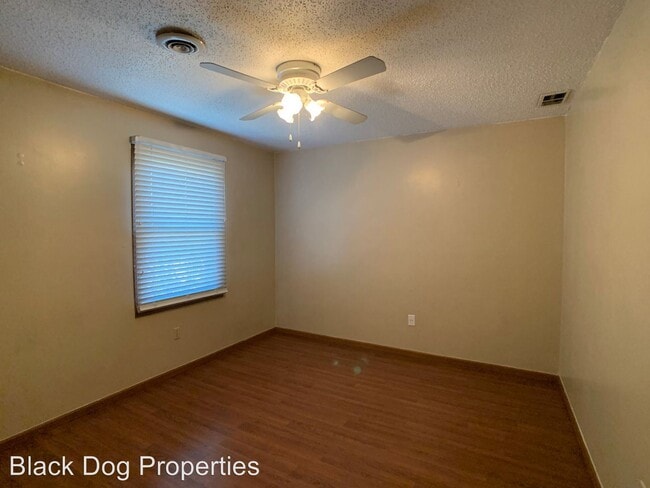 Building Photo - 2500 Candlecrest Cir