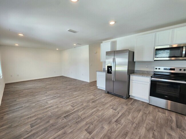 Building Photo - New 3/2 with fenced yard in Foley