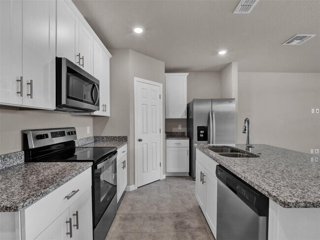 Building Photo - 743 Legacy Dr