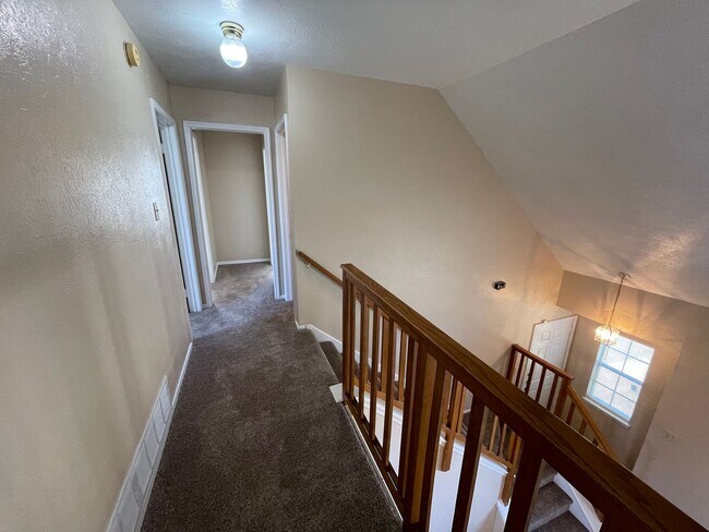 Building Photo - Perfect Home for you!