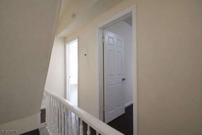 Building Photo - 184 S 6th St