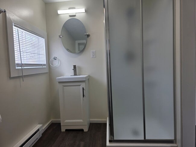 Building Photo - Updated 1-Bedroom, 1-Bathroom Home – $995/Month