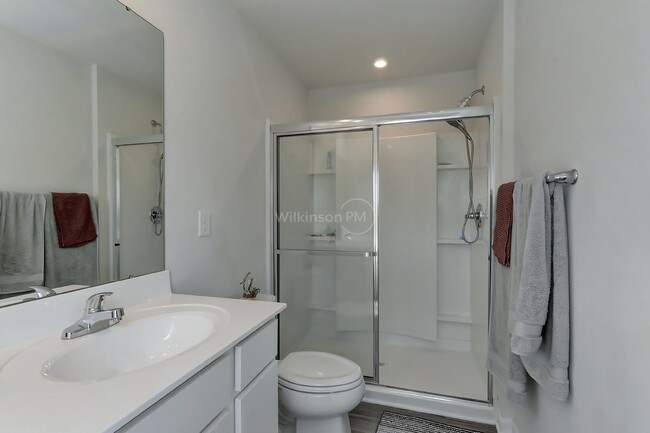 Building Photo - Stunning 4BD/2.5BTH 2-Story Single Family ...
