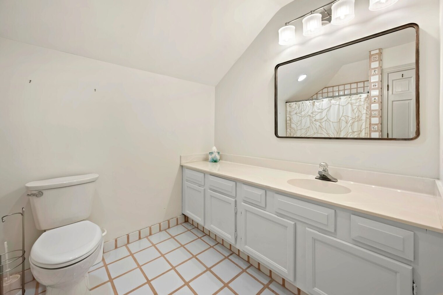 Building Photo - 773 Bonnyneck Dr