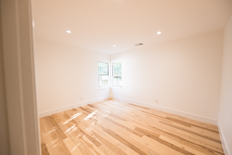 Building Photo - 421 Kahrs Ave