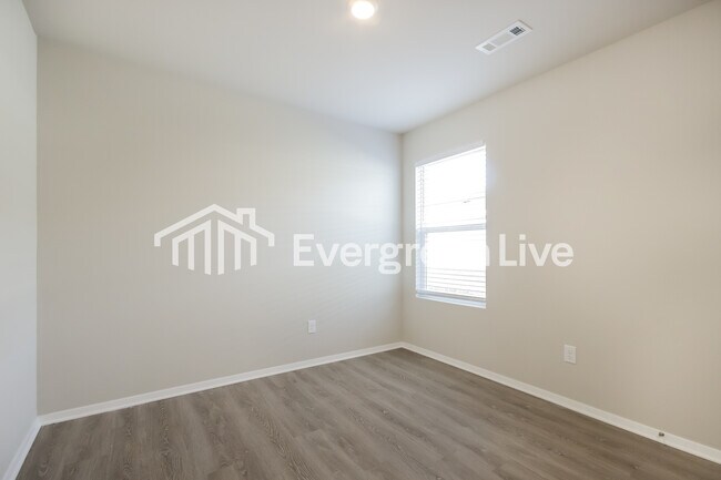 Building Photo - 6511 NW Kathleen St