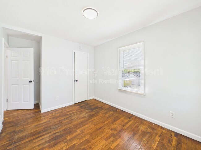 Building Photo - 10323 East 20th St S