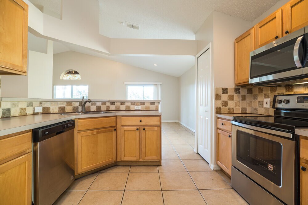 Building Photo - 3833 Stonefield Dr
