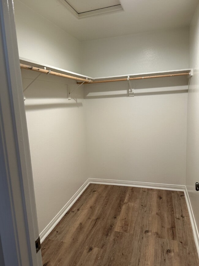 Building Photo - A Perfect Blend of Space & Convenience in This 3-Bedroom Charmer