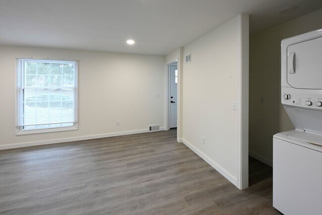 Building Photo - 108 Western Ave