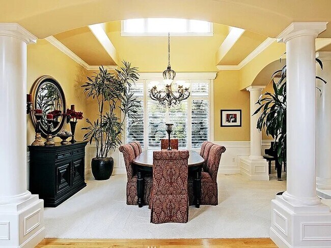 Building Photo - Spacious Sammamish Retreat | 4,184 SF Home on a Peaceful Cul-de-Sac