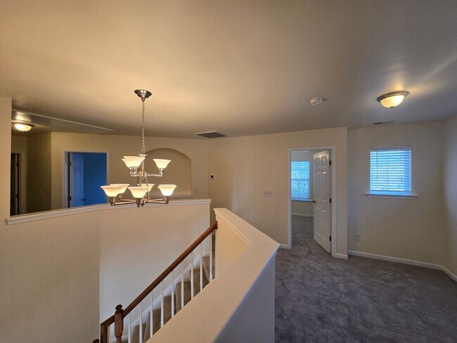 Building Photo - Bright & Beautiful Carriage House with Flexible 4-Bedroom Layout!