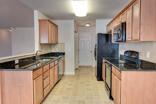 Building Photo - 1522 Langdon Village Dr