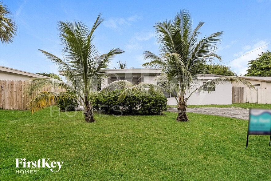 Primary Photo - 351 SW 31st Ave