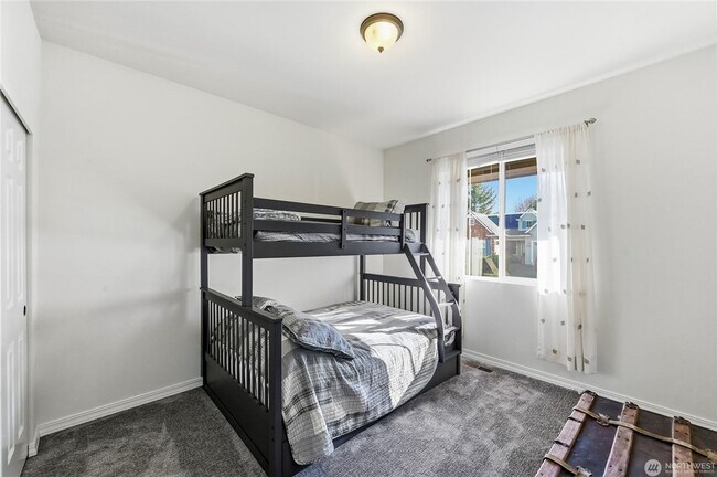 Building Photo - Spacious 2Br in Trilogy at Redmond Ridge 55+ Community