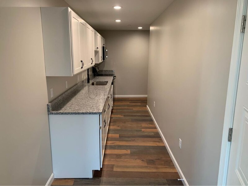 Building Photo - 8 College Ave