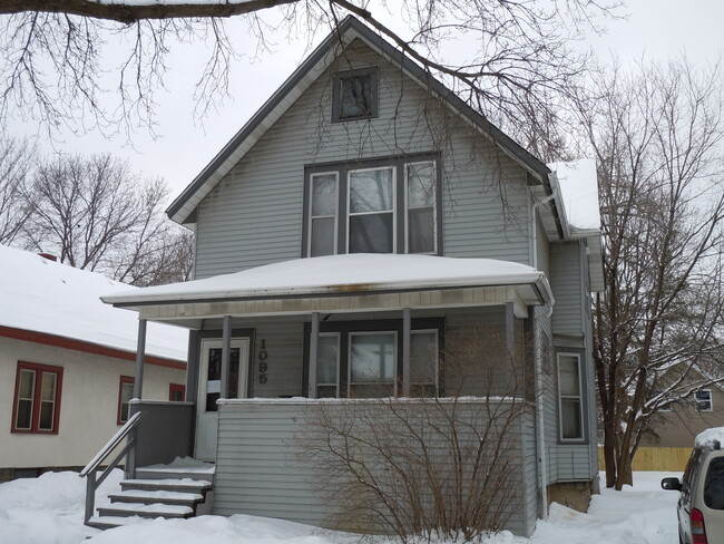 Building Photo - 1095 15th Ave SE