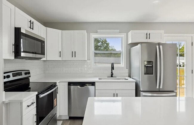 Building Photo - 2438 Sowell Mill Pike