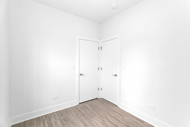 Building Photo - 1407 S 59th Ave