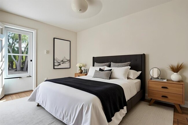 Building Photo - 1115 Brookswood Ave