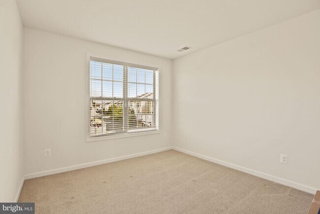 Building Photo - 43176 Witham Square