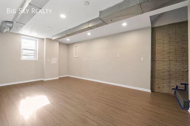 Building Photo - 110 North St