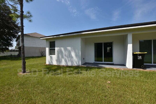 Building Photo - 525 Albatross Dr