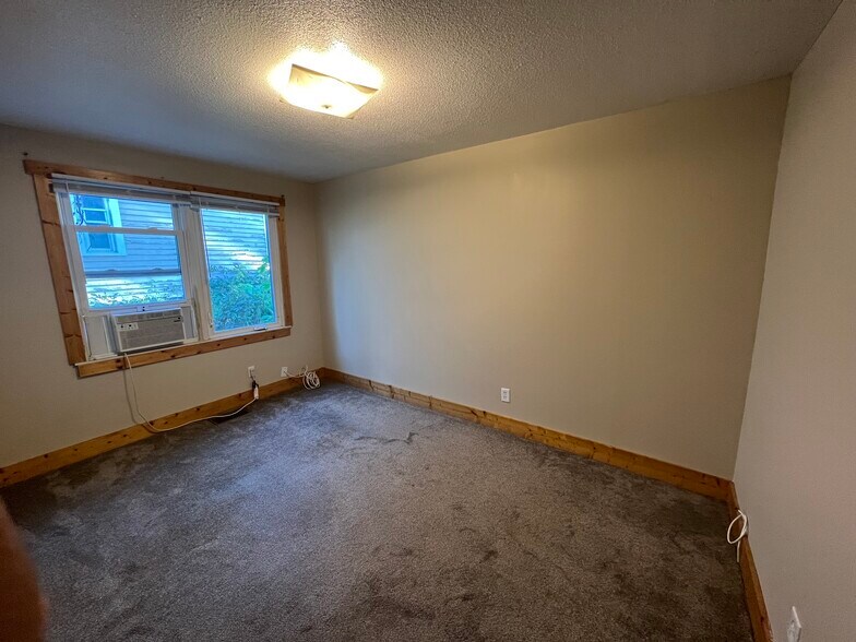 Bedroom - 2243 Pierce St NE