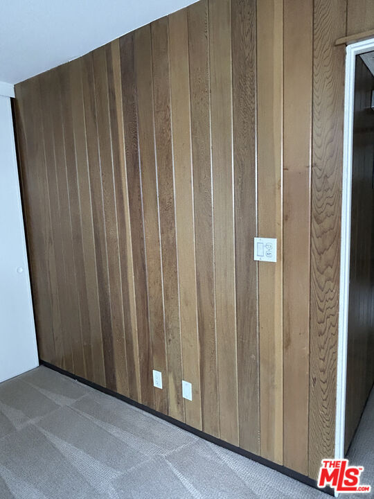 Building Photo - 833 Moraga Dr